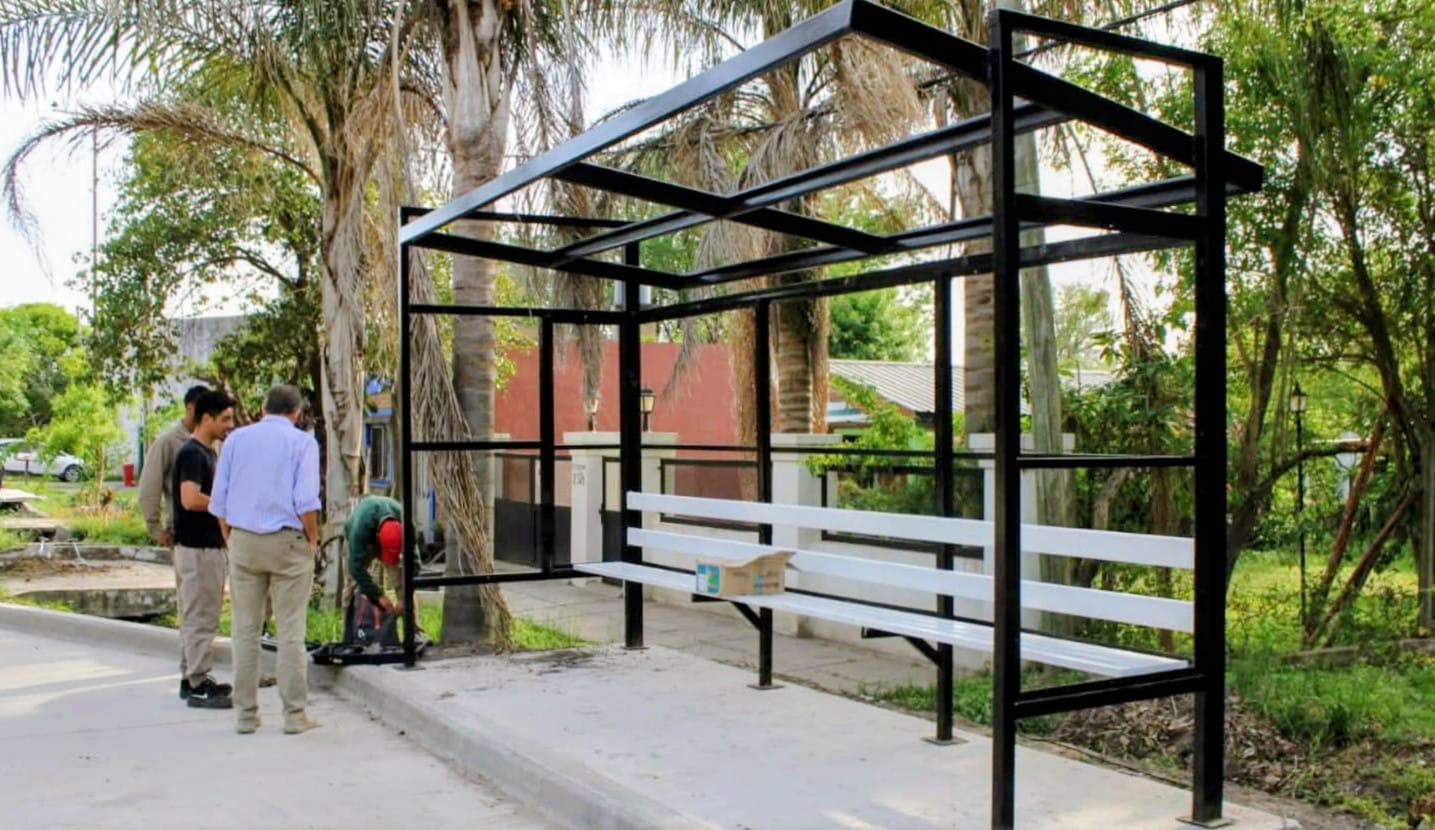 Instalan una nueva garita en la Avenida Hipólito Yrigoyen
